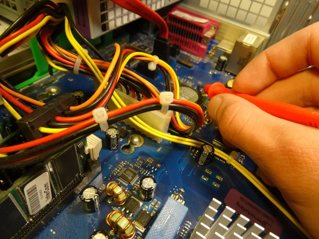 Mesure à la sonde sur une carte électronique